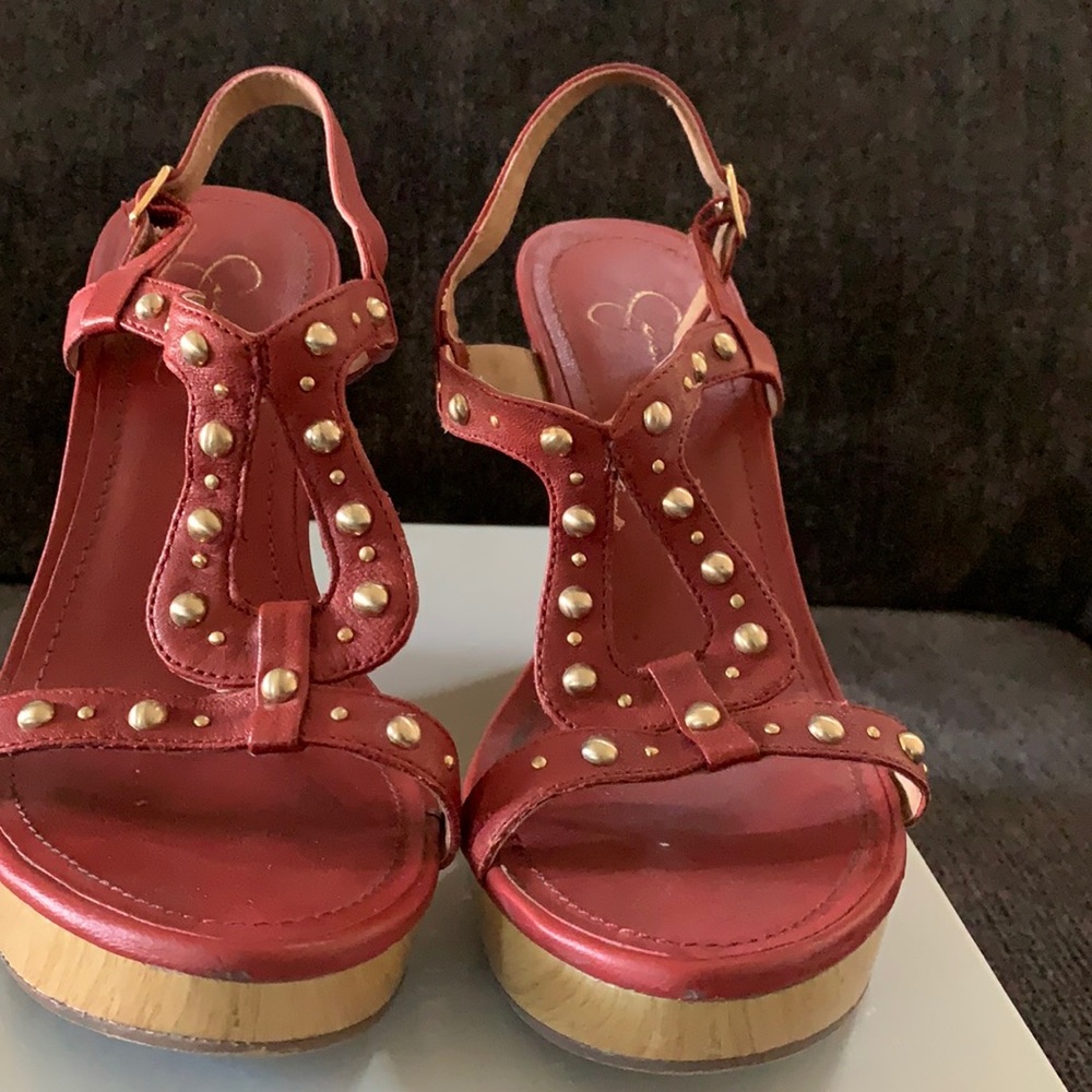Red wedges